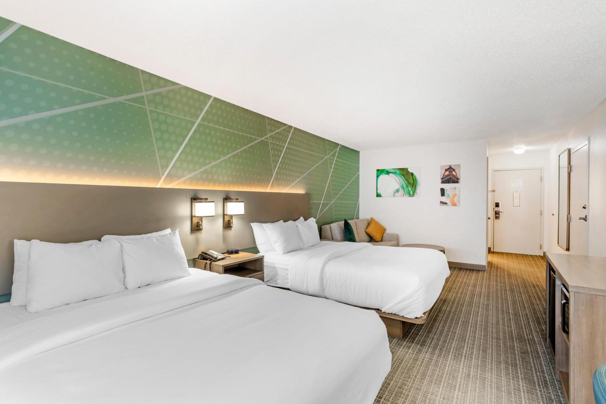 Comfort Inn & Suites Louisville Airport Fair & Expo Exterior foto