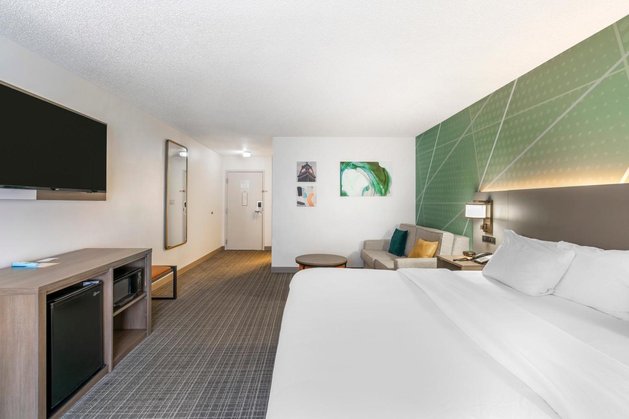 Comfort Inn & Suites Louisville Airport Fair & Expo Exterior foto