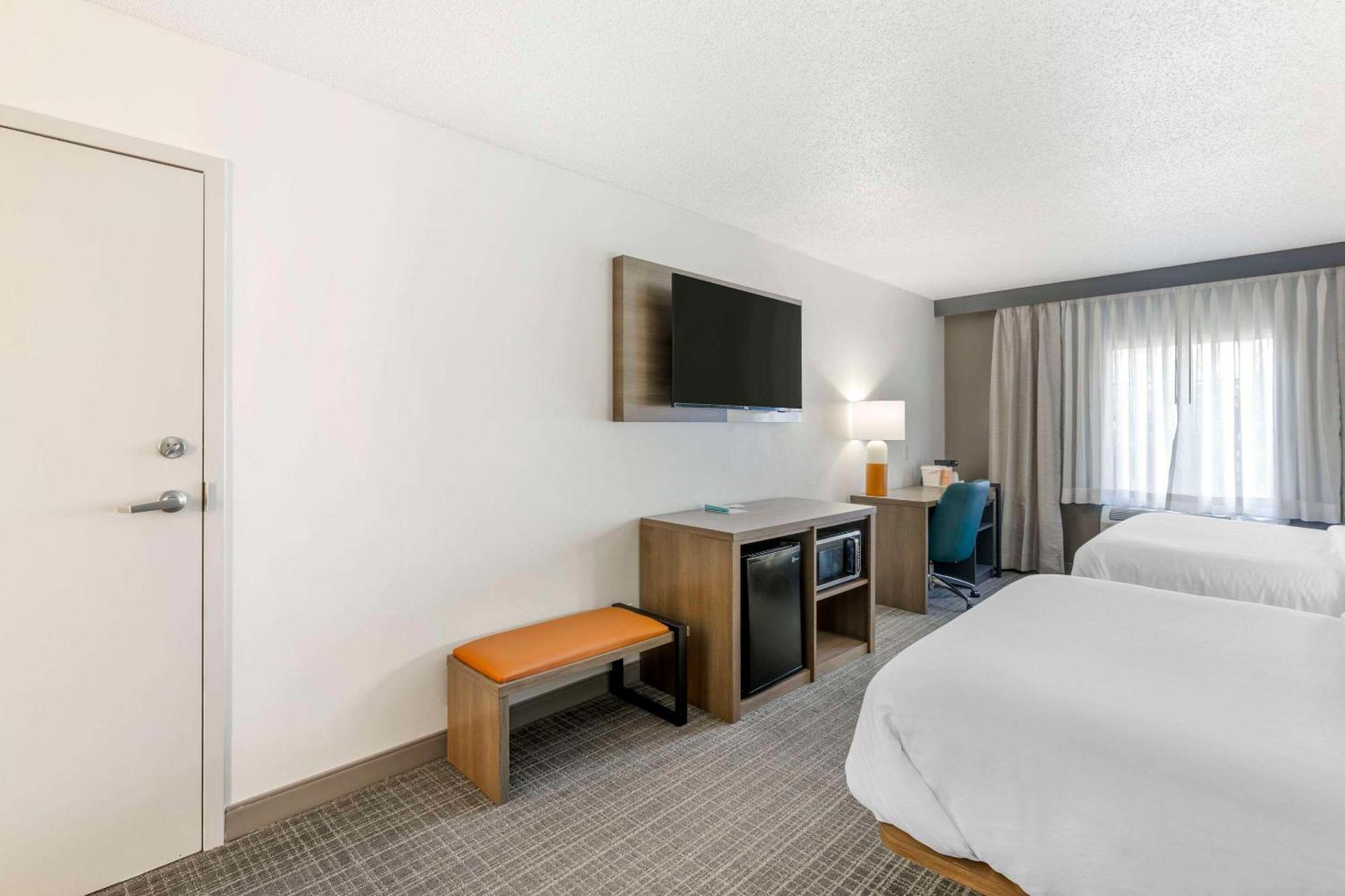 Comfort Inn & Suites Louisville Airport Fair & Expo Exterior foto