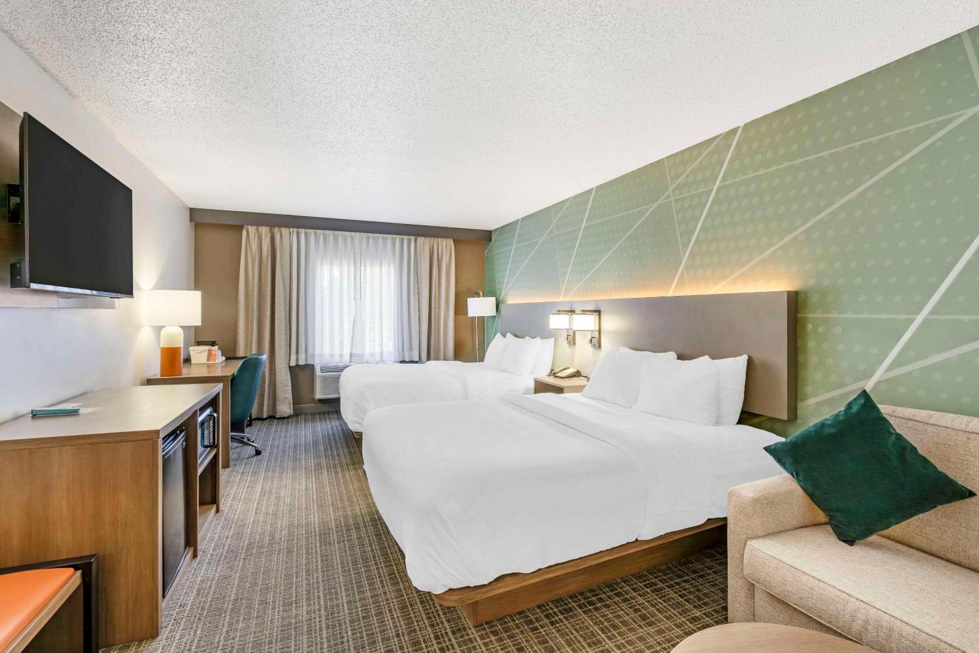 Comfort Inn & Suites Louisville Airport Fair & Expo Exterior foto
